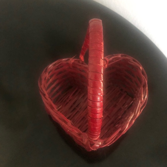 Heart-shaped Baskets - Picture 6 of 8